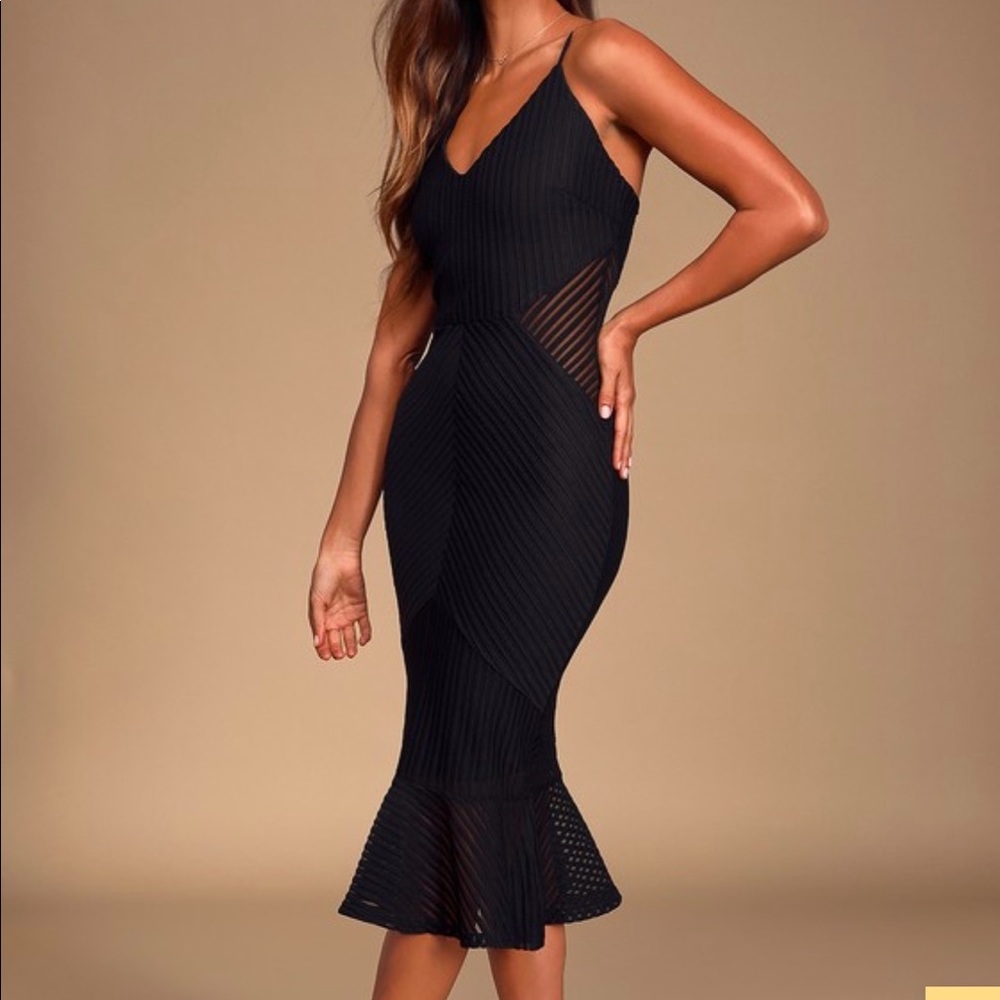 Lulu’s black trumpet midi dress